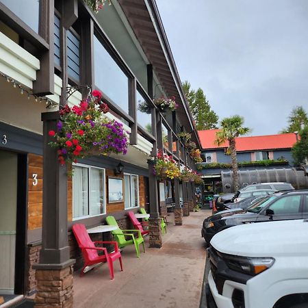 Schooner Motel Tofino Bagian luar foto