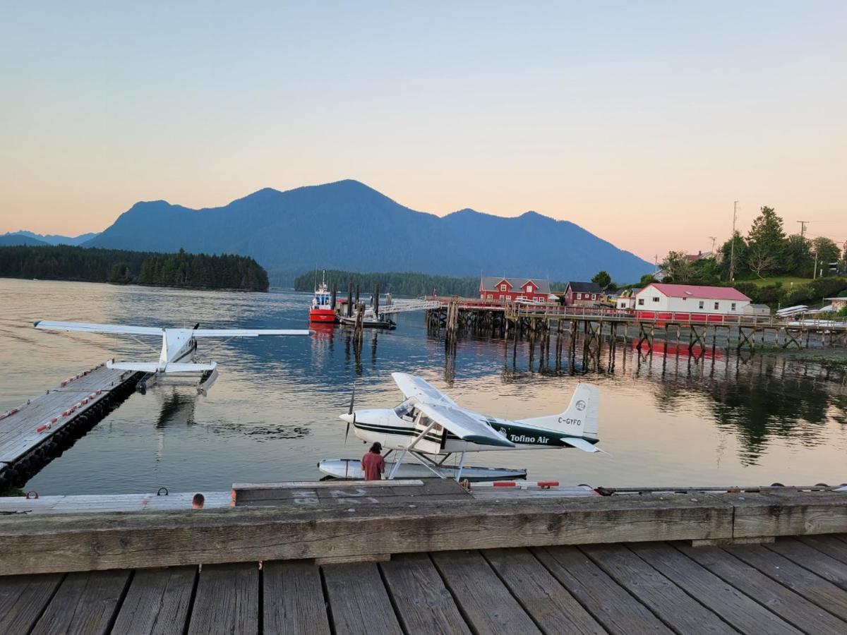 Schooner Motel Tofino Bagian luar foto