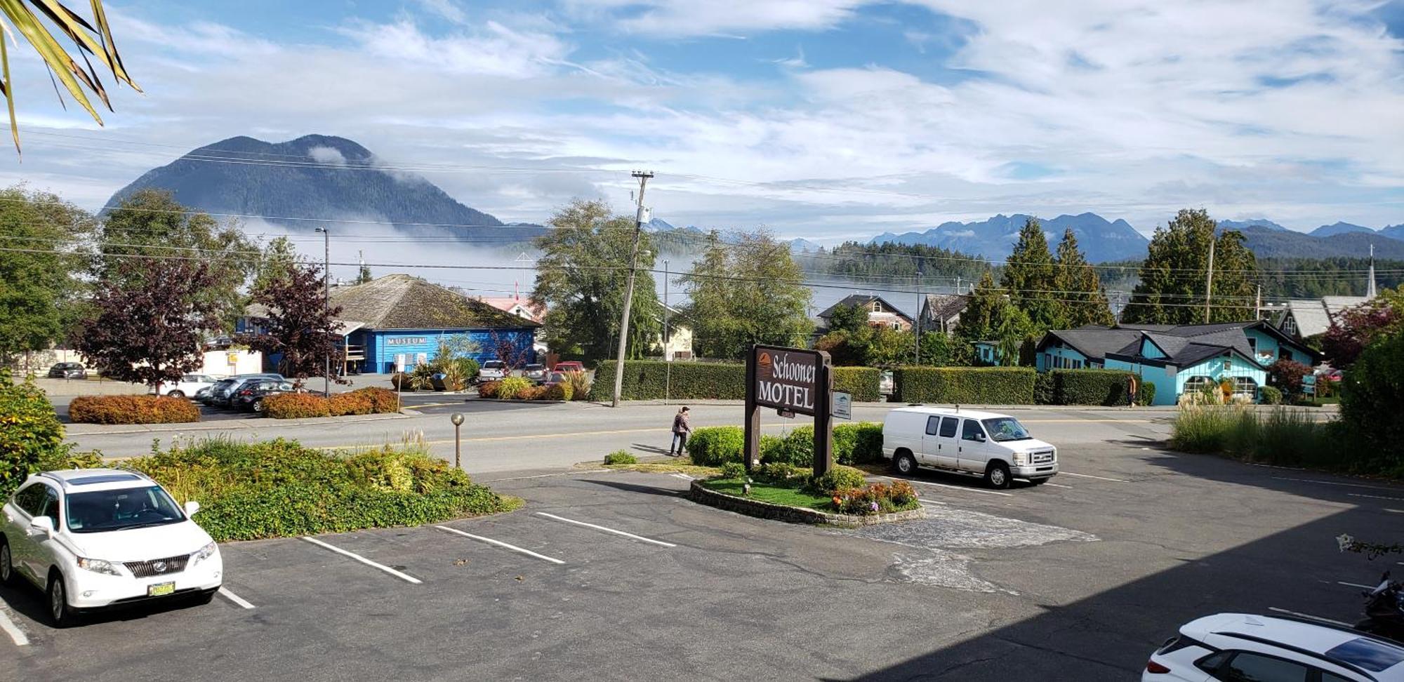 Schooner Motel Tofino Bagian luar foto